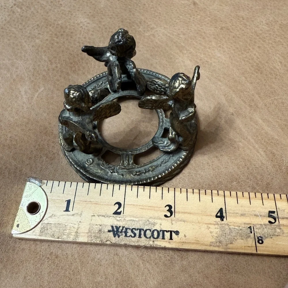 Beautiful Angelic Metal 3 Cherub Watch Holder / Stand Playing String Instruments